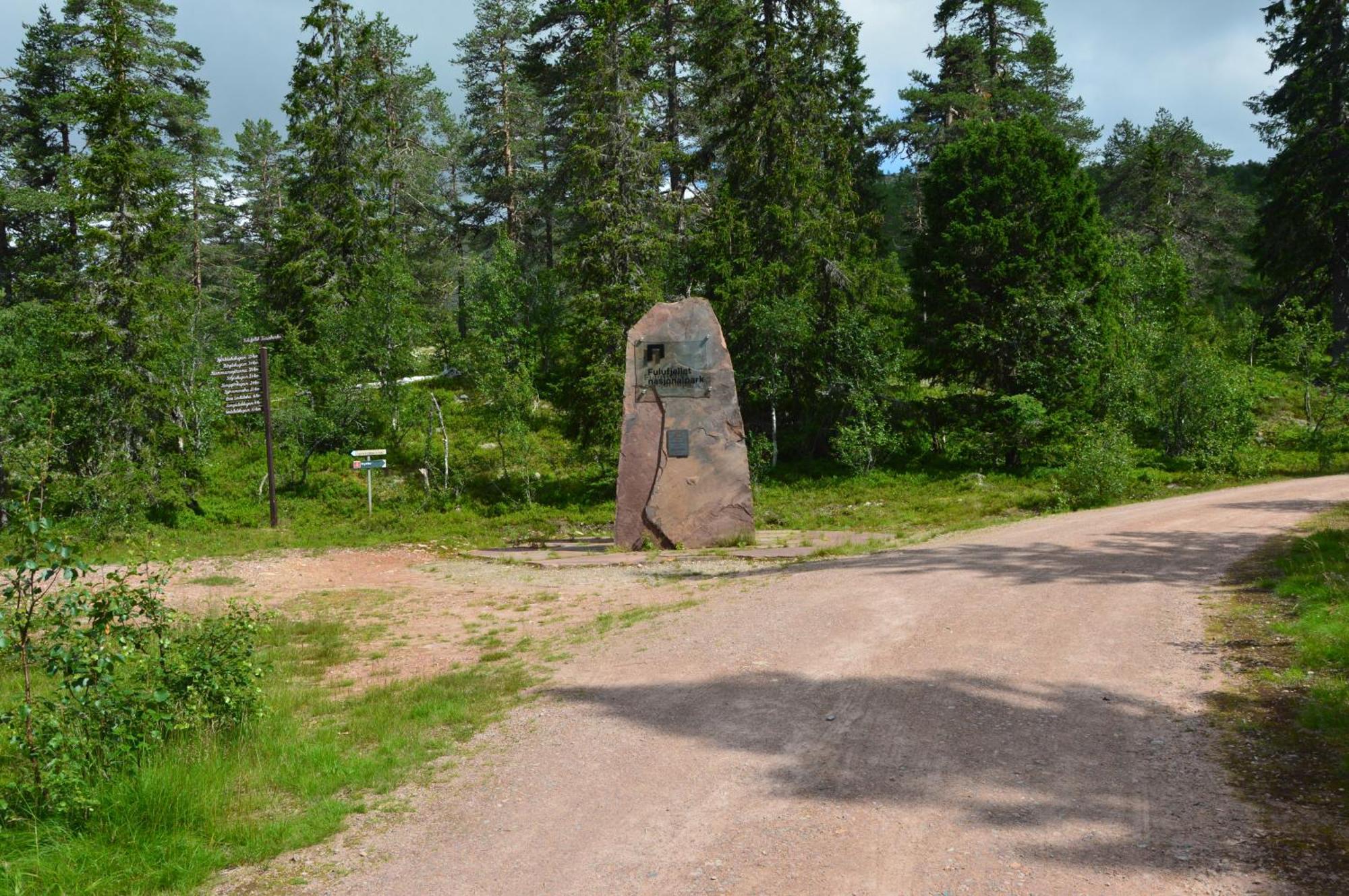 Hytte Anno 1721 Uten Internett, Strom, Vann - Men Med Rodmalt Utedo Ljørdal Buitenkant foto